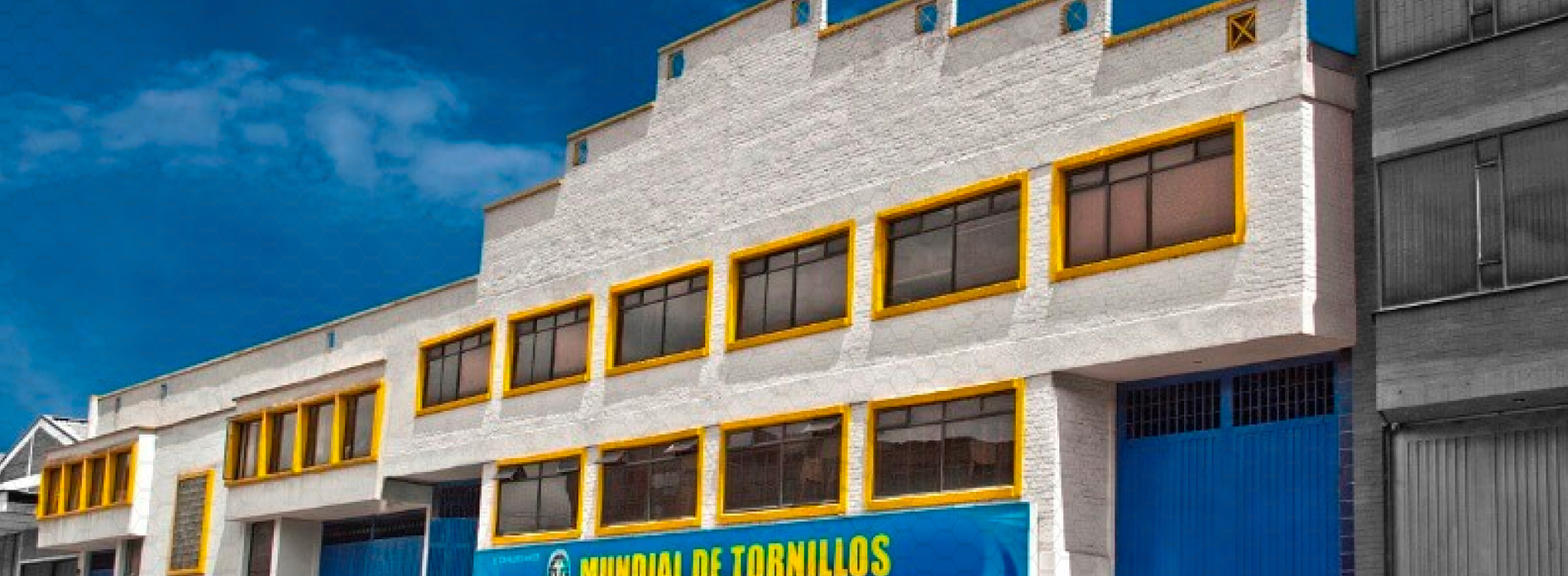 Fachada de la tienda Mundial de Tornillos en Bogotá